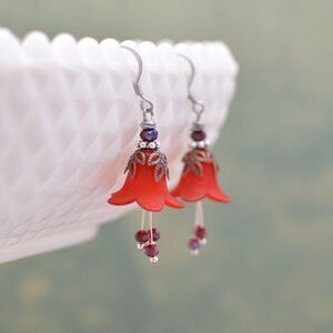 𝅺Red Day Lily Flower Earrings